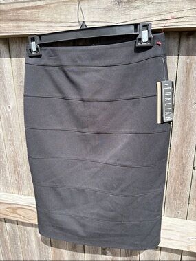 Thalian size 4 black skirt. NWT!!